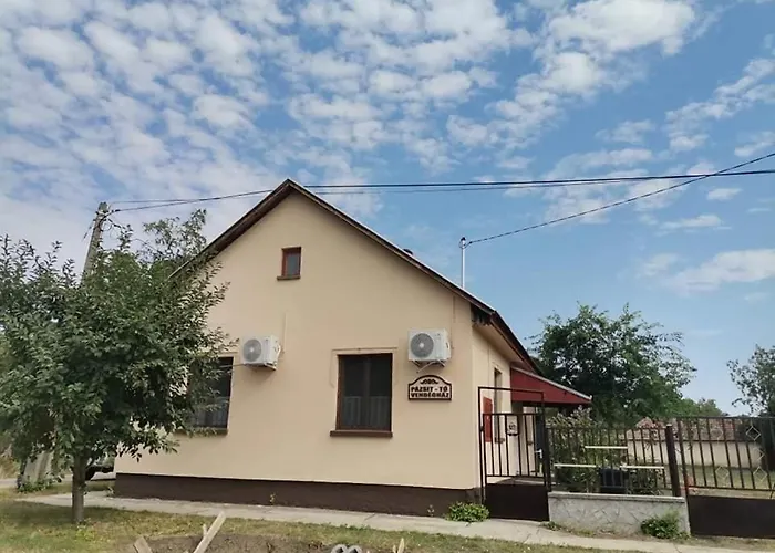 Pázsit-tó Vendégház